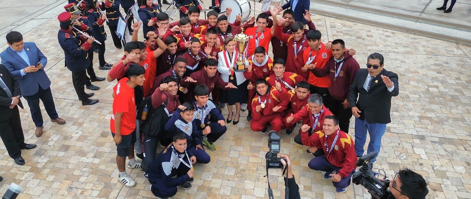 UNMSM brindó emotivo reconocimiento a su selección de fútbol, campeona invicta del Torneo Clausura Metropolitano FEDUP 2025