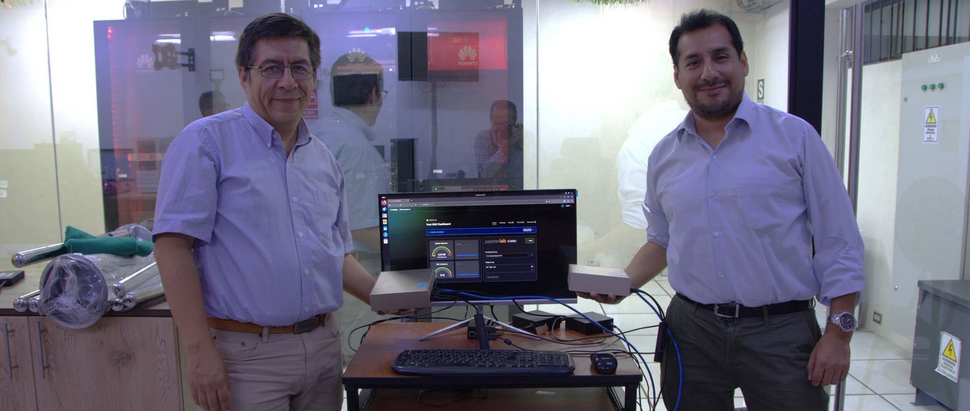 FISI pone a disposición gratuita de la comunidad de la UNMSM dos potentes mini supercomputadoras de IA recién adquiridas